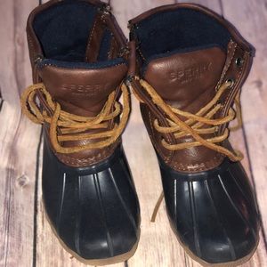Little girl sperry boots